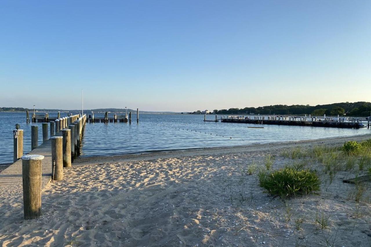 Вілла Lavender Bay Breezes - Private Bay Beach Community East Marion Екстер'єр фото