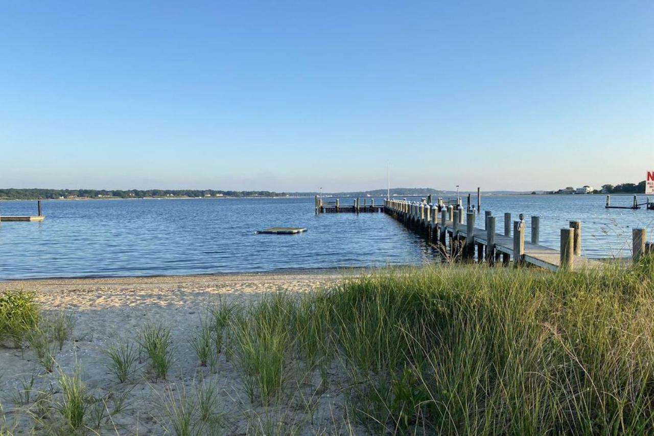 Вілла Lavender Bay Breezes - Private Bay Beach Community East Marion Екстер'єр фото